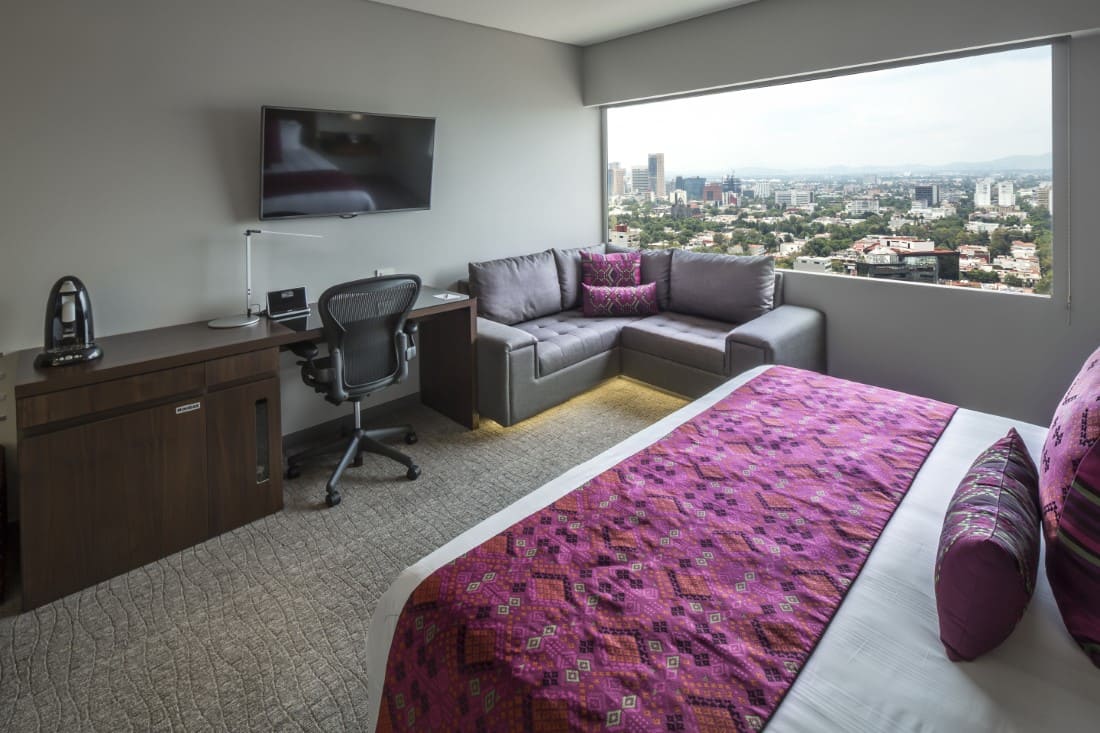 Discover our luxury suites in Polanco with panoramic view